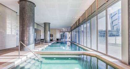 Spacious Beachside Apartment in Central Surfers Paradise