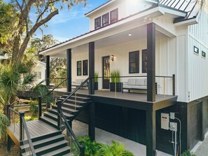 Exterior - NEW CONSTRUCTION. Relax, Unwind & Walk to the Beach – The Ultimate Coastal Stay (Edisto Island)