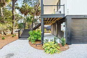 Property grounds - NEW CONSTRUCTION. Relax, Unwind & Walk to the Beach – The Ultimate Coastal Stay (Edisto Island)