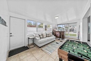 Games room - Cozy 2/2 house  in perfect Cape Canaveral, You'll feel right at home..!! (Cape Canaveral)