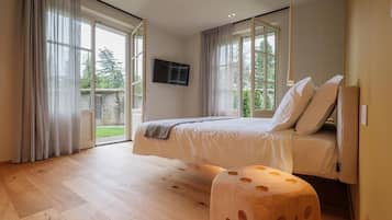 Apartment, Garden View