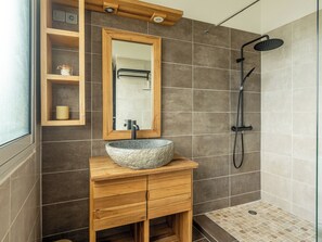Shower, hair dryer, towels - 972L2 - T4 "Kalinago" facing the sea (Le Vauclin)