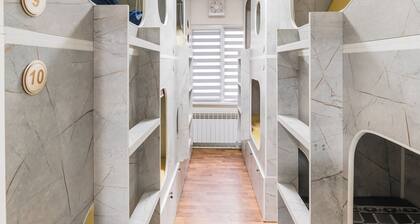 Arch Hostel – Male Guests Only