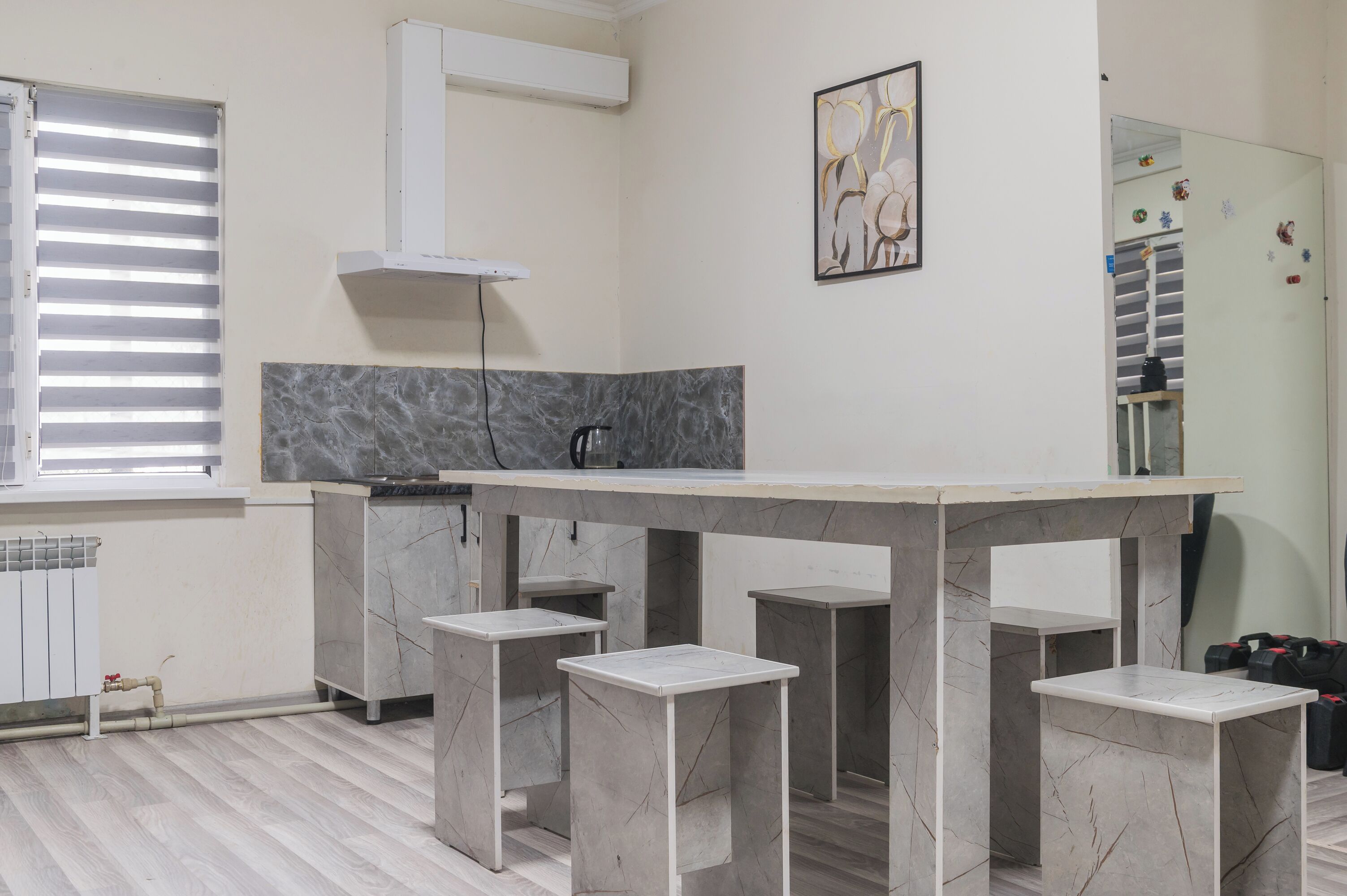 Cabin | Shared kitchen | Coffee/tea maker, fridge, microwave, stovetop