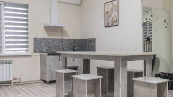 Cabin | Shared kitchen | Coffee/tea maker, fridge, microwave, stovetop