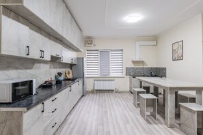 Cabin | Shared kitchen