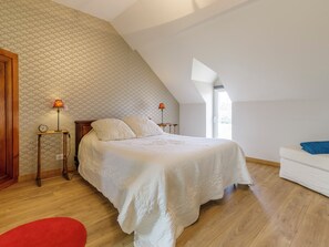 WiFi, bed sheets