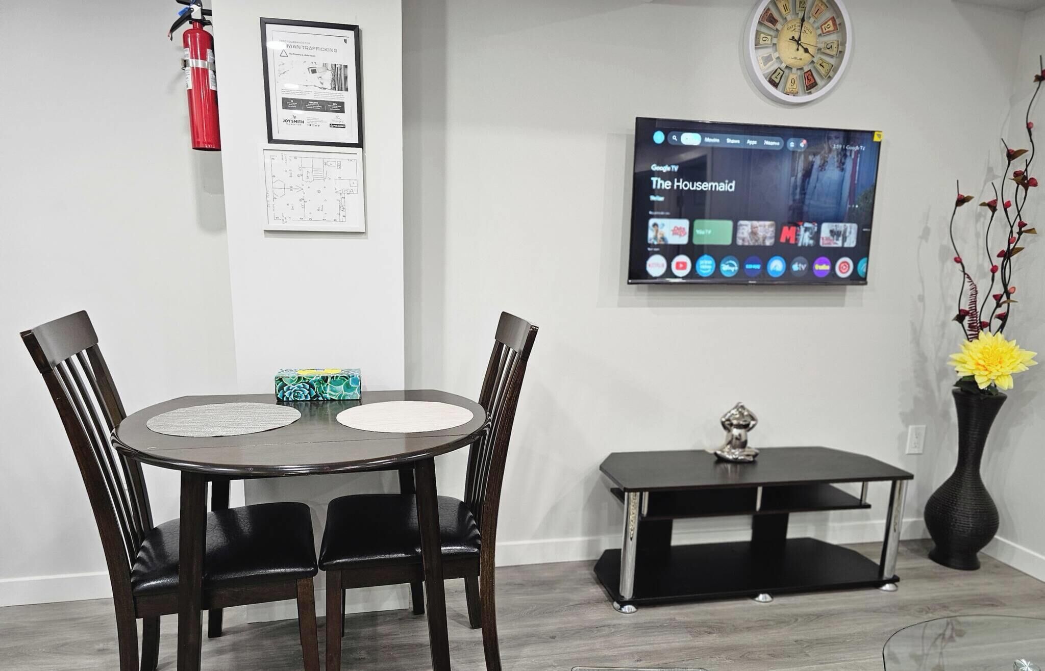 Room, 2 Bedrooms, Balcony | Dining room