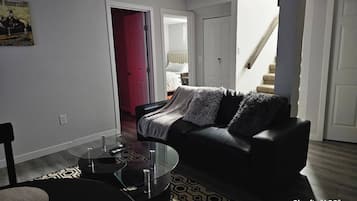 Chambre, 2 chambres, balcon | Salle de séjour