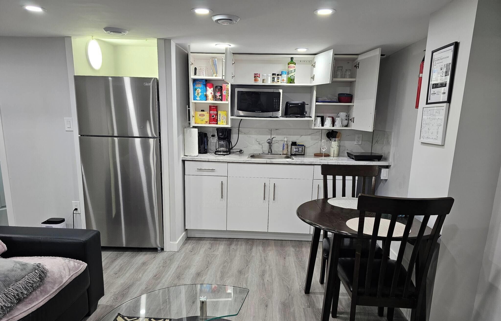 Room, 2 Bedrooms, Balcony | Dining room