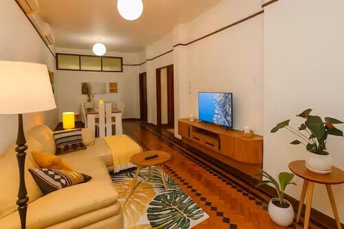 3BR Polana Apartment with Park View | Central & Long stays