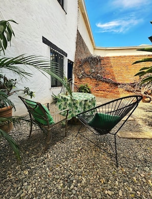 Outdoor dining - Comfortable, you will feel right at home, close to the beach (Puerto Vallarta)