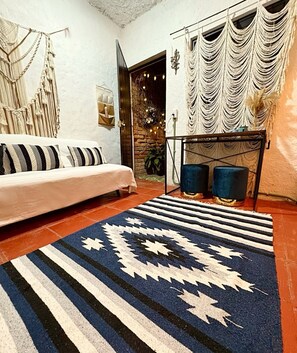 Internet, bed sheets - Comfortable, you will feel right at home, close to the beach (Puerto Vallarta)