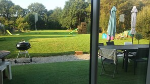 Outdoor dining - Vrbo Property (Montertelot)