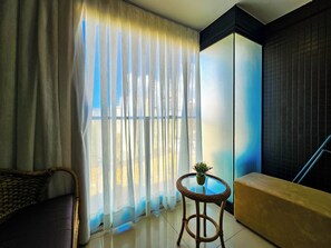 Estúdio superior, sacada, vista para o mar | Parte interna