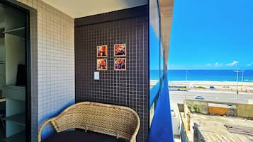 Studio Superior, balkon, pemandangan laut | Halaman properti