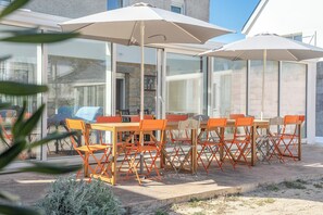 Outdoor dining - Sublime demeure les pieds dans l'eau (Saint-Pierre-Quiberon)