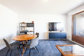 Dining - Plages & bourg à pieds : appartement 2 chambres (Larmor-Plage)