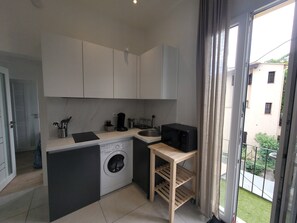 Private kitchen - Charming 2-room apartment well located in Antibes (Antibes)