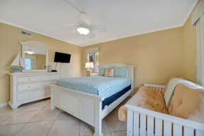 Apartment - 30ft Oceanfront Balcony 3B Direct Beach Access (Indian Shores)