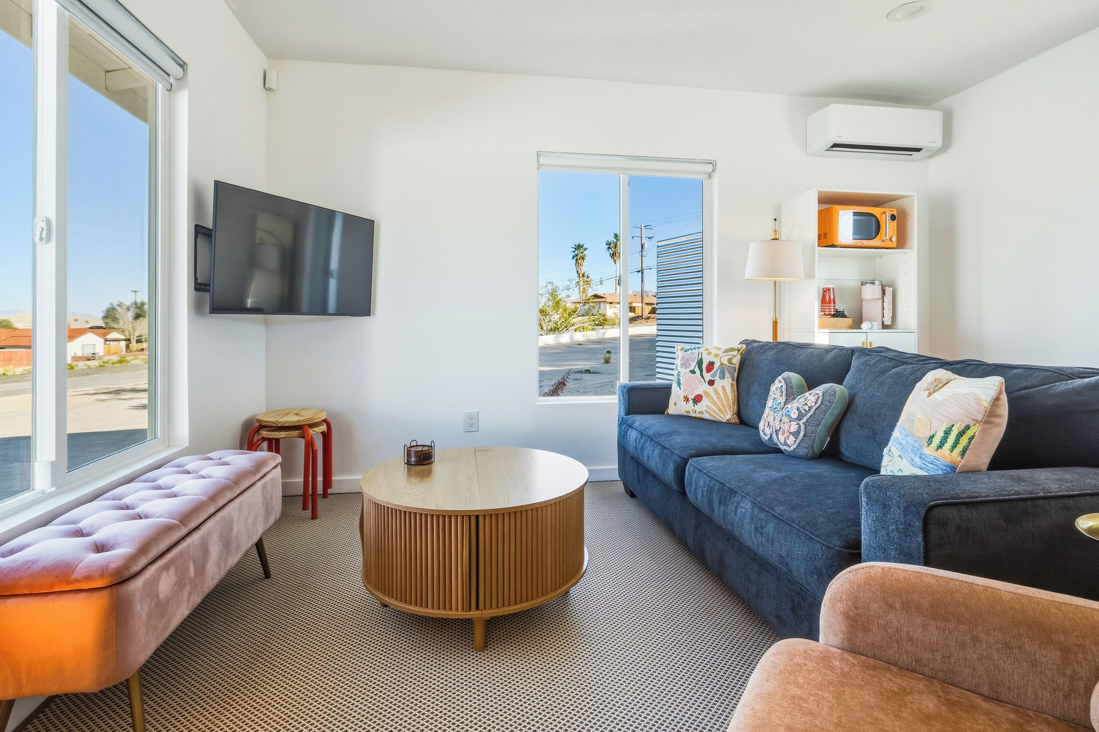 10 Mins To Joshua Tree National Park & Marine Base. Fire Pit, Romantic Retreat - Twentynine Palms, CA