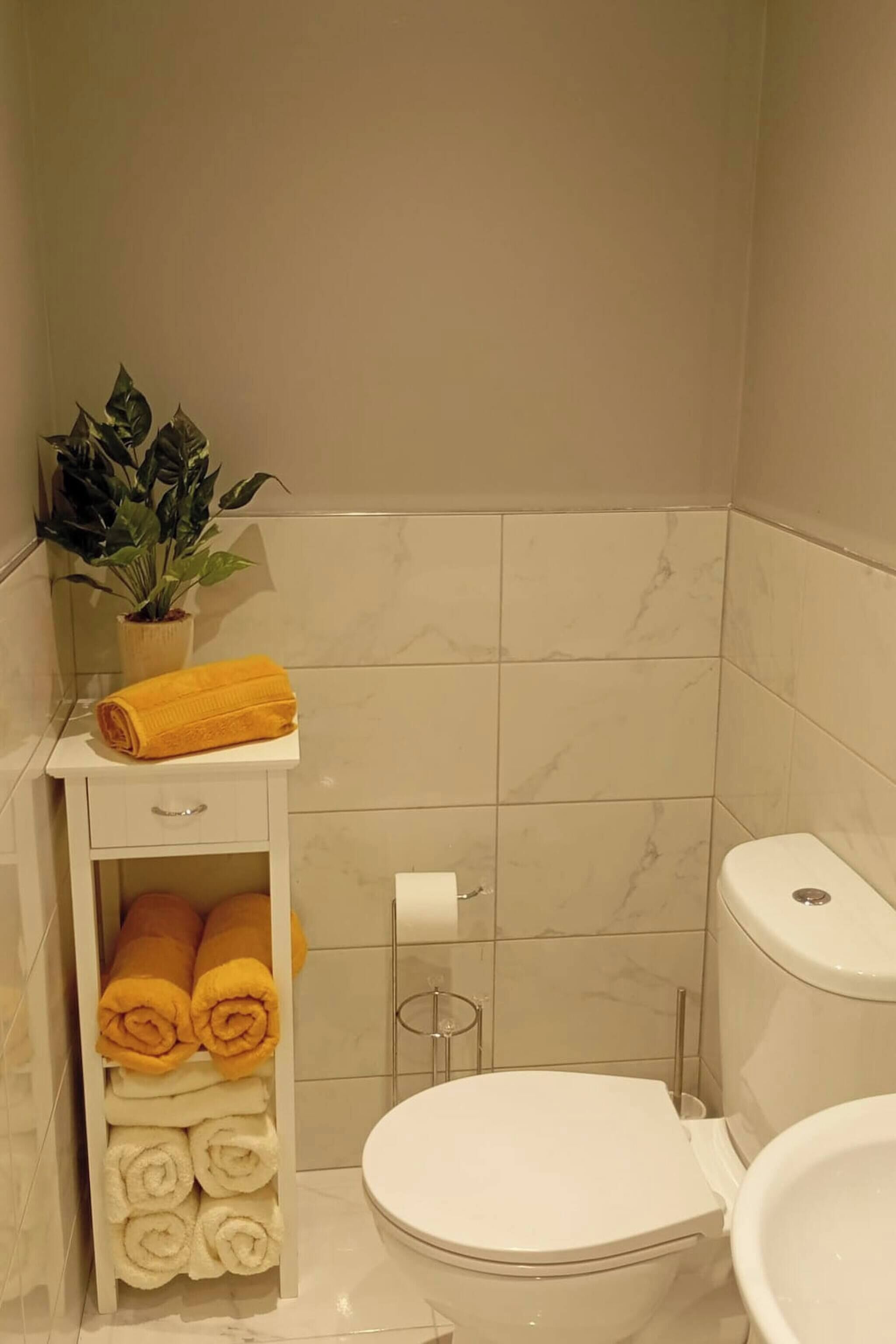 Room, 1 Bedroom | Bathroom