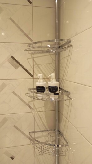 Room, 1 Bedroom | Bathroom amenities - Room-tranquil Ensuite Room With Garden V (Londonderry)