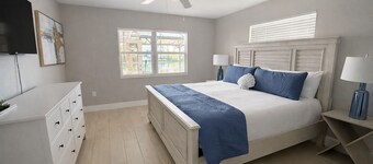 Waterfront Fun •GolfCart, Fish, Swim, Kayak