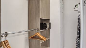 In-room safe, desk, laptop workspace, free WiFi