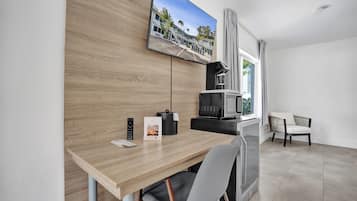 Superior Studio | In-room safe, desk, laptop workspace, free WiFi