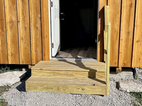 Exterior detail. Cozy 1-bedroom cabin in peaceful Jameson with AC