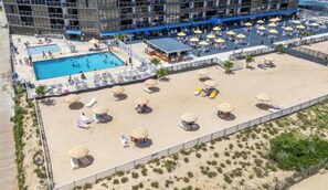 Pool - Stunning Ocean View Studio at the Golden Sands (Ocean City)
