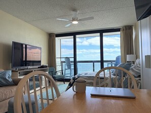 1 bedroom, WiFi, bed sheets - Stunning Ocean View Studio at the Golden Sands (Ocean City)