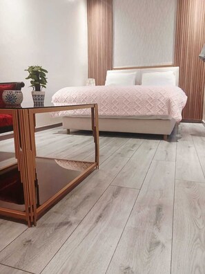 4 chambres, fer et planche à repasser, accès Internet, draps fournis