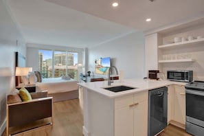 Interior - Studio w/ Bay & City Views at The Arya (Miami)