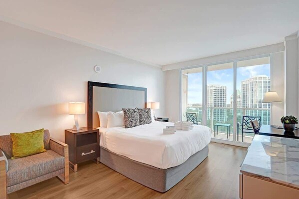 WiFi, bed sheets - Studio w/ Bay & City Views at The Arya (Miami)