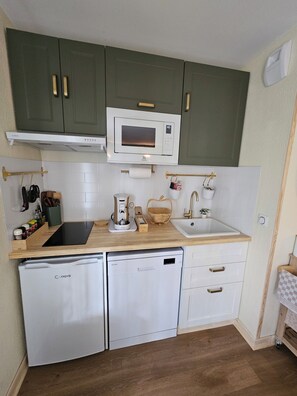 Private kitchen - Apartment Le Trésor du Lac Casteljaloux Comfort Swimming pool Wifi Car park Spa (Casteljaloux)