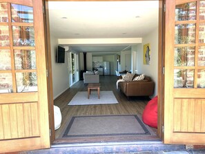 Interior - Panoramic Healesville Retreat in the heart of the Yarra Vallley Wine Region (Healesville)