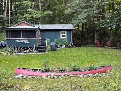 Cozy Adirondack Camp for Two with Nearby Waterfront Access