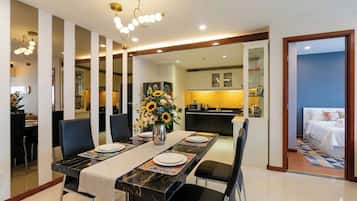 Deluxe Apartment, 3 Bedrooms, Smoking, Pets Allowed | Room amenity