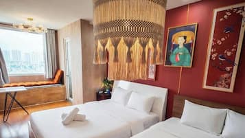 Deluxe Apartment, 3 Bedrooms, Ensuite, City View | Room amenity