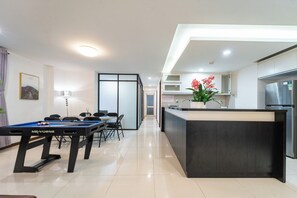 Penthouse Superior, quang cảnh thành phố | Khu phòng khách