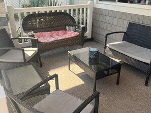 Terrace/patio - Cozy Ocean City Getaway – 2BR/1BA, Steps from Beach & Boardwalk (Ocean City)