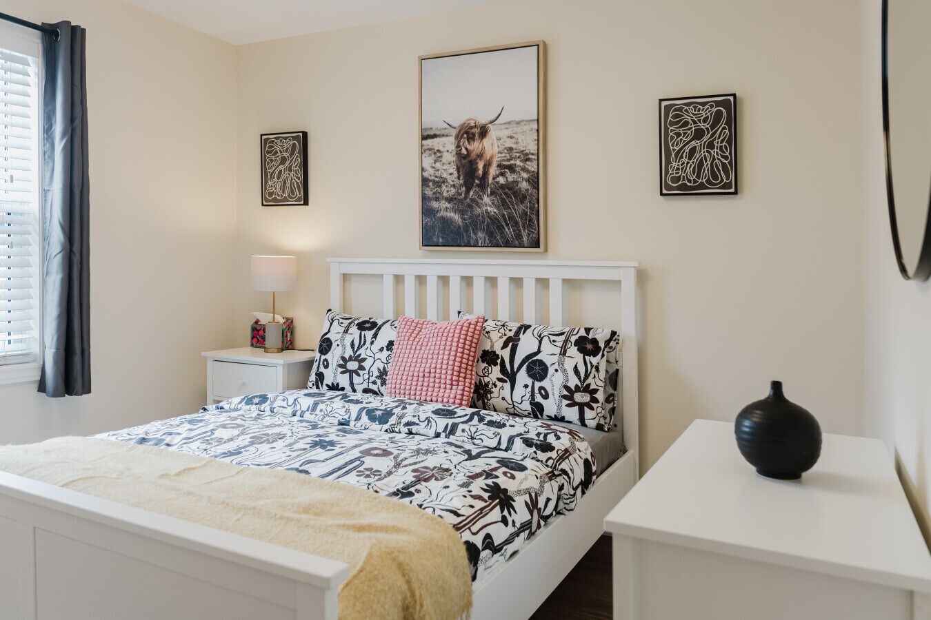 Iron/ironing board, WiFi, bed sheets