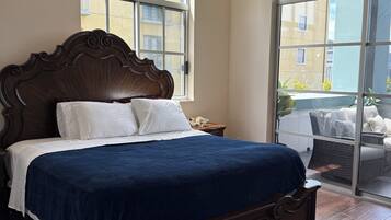 4 bedrooms, iron/ironing board, WiFi
