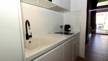 Fridge, microwave, dishwasher, cookware/dishes/utensils