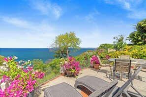 Outdoor dining - Freshly Remodeled Luxury, Ocean Front Villa, Playa Coco/Ocotal -Bahia Pez Vela (Ocotal)