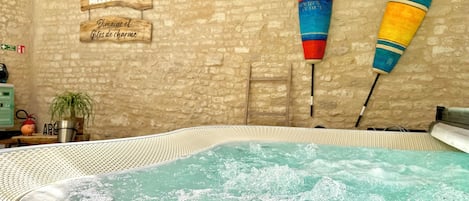 Baignoire à remous intérieure