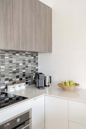 Private kitchen - Karkalla Beach House - Linen Inc, Pet Friendly (Bass Coast)