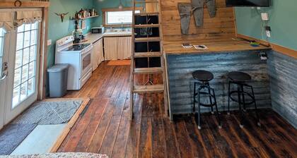 Horsemen's Hideout Cabin in Clark